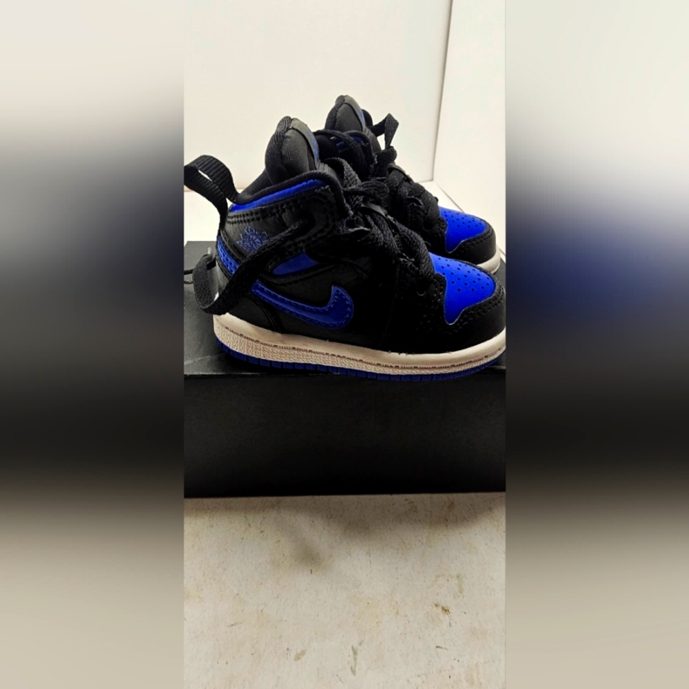 NEW Nike Air Jordan 1 Mid Royal Blue Baby Sneakers Size 3C / 640735-068
